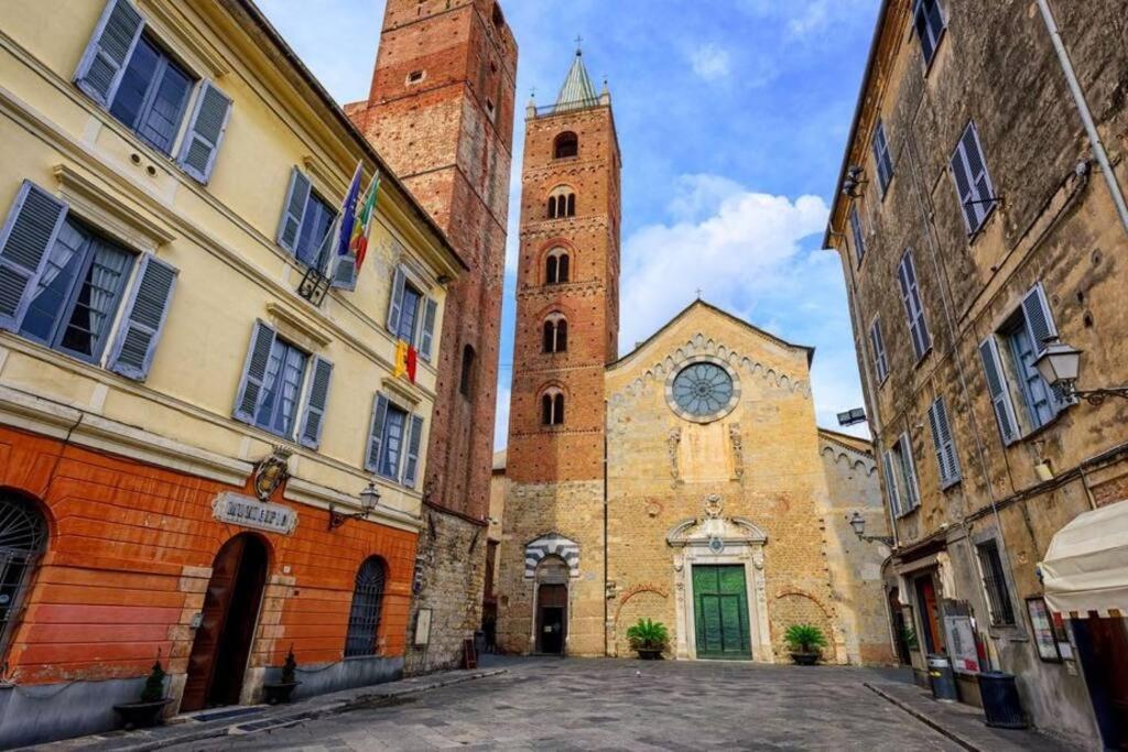 Ampio Appartamento Per 9 Persone A Pochi Passi Dal Mare Albenga Kültér fotó